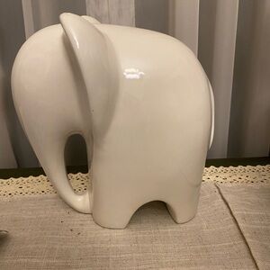 White elephant decor